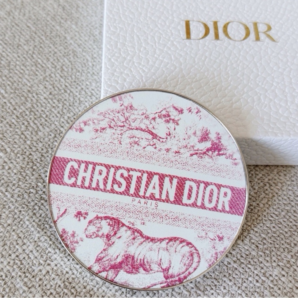 Christian Dior GWP compact mirror